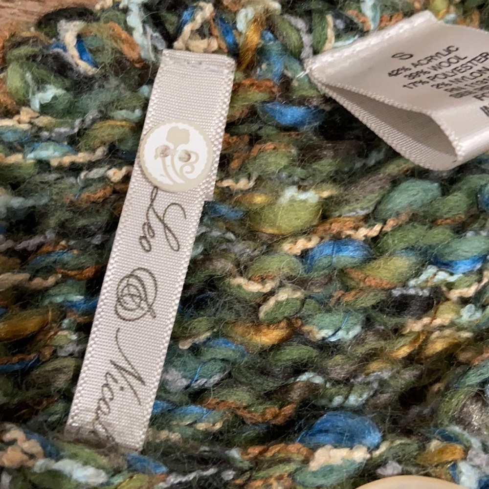 Short Sweater With Button - image 6